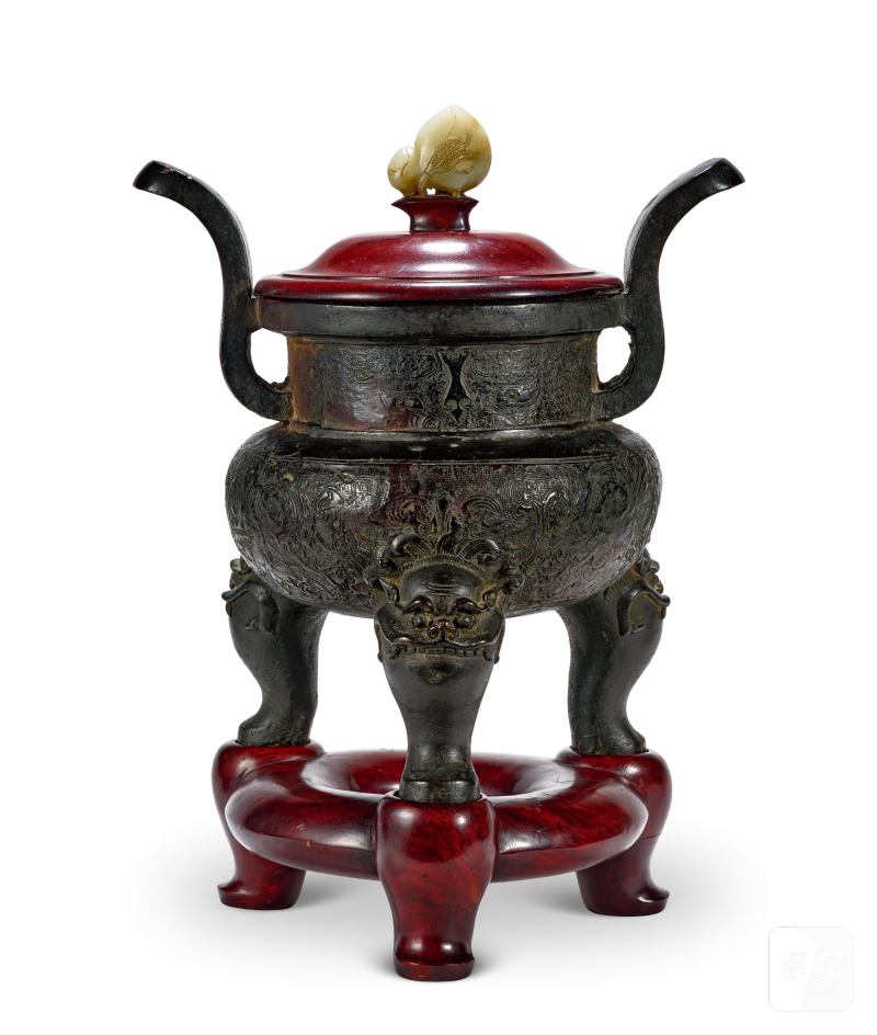 明 三兽足朝冠耳炉
